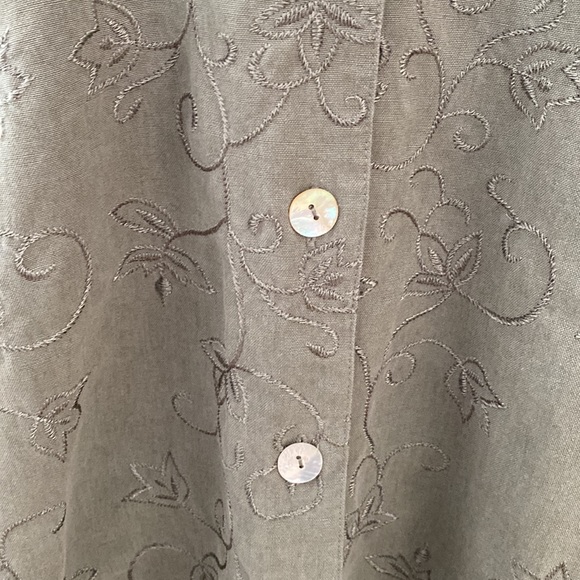 Talbots Olive Green Embroidered Shirt. Large. Beautiful Buttons. - Picture 3 of 10